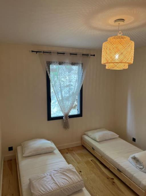 Maison En Bois A Entrechaux Bagian luar foto